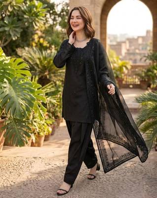 Black crepe embroidered Farshi salwar set 3