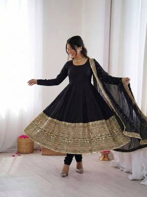 Black silk blend embroidered anarkali set 2