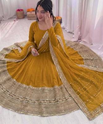 Yellow silk blend embroidered anarkali set 4