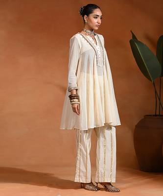 Ivory embroidered linen jute indo western kurta set 4