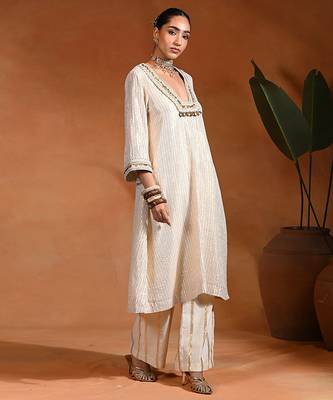 Ivory embroidered cotton lurex kurta set 4