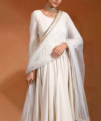Ivory white embroidered jacquard anarkali set 2