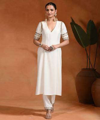 White embroidered chanderi silk kurta set 1