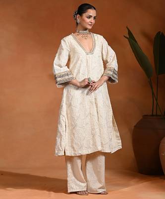 Ivory embroidered lurex jacquard kurta set 1