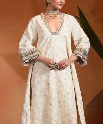 Ivory embroidered lurex jacquard kurta set 2