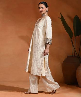 Ivory embroidered lurex jacquard kurta set 3