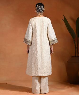 Ivory embroidered lurex jacquard kurta set 5