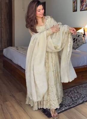Cream crunchy silk gown & pants set 2