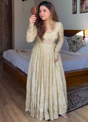 Cream crunchy silk gown & pants set 3