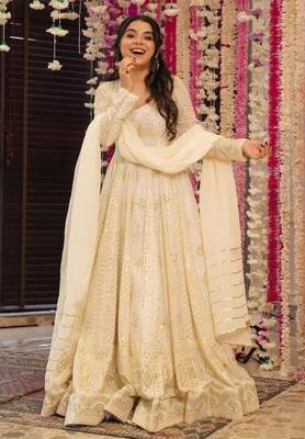 White faux blooming anarkali suit 3