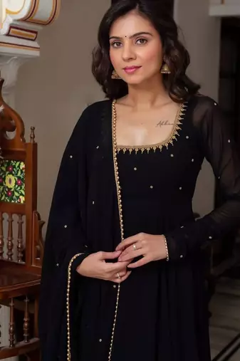Black blooming suit with heavy zari & moti lace