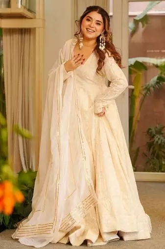 White georgette anarkali gown set & zari