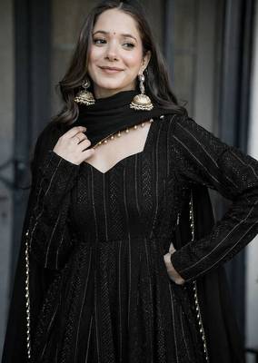 Black faux blooming sharara set & zari work 3