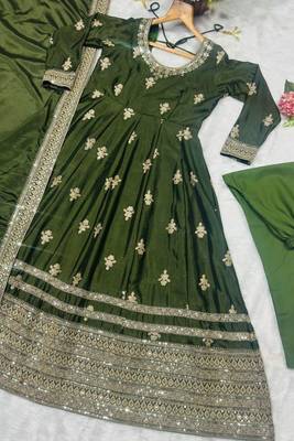 Green chinon silk suit with & sequins 4