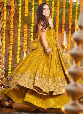 Heavy yellow silk gown & palazzo set 3