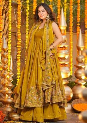 Heavy yellow silk gown & palazzo set 4