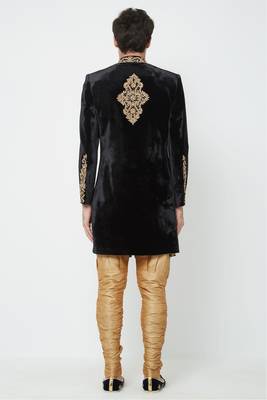Black hand embroidered velvet sherwani for men 3