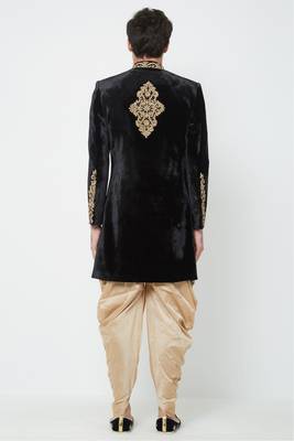Black hand embroidered velvet sherwani for men 3