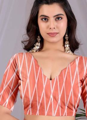 Elegant Peach Floral Print Saree for Women 5