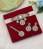 White color choker kundan necklace set