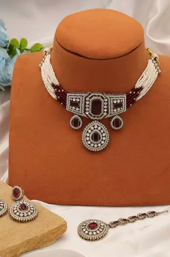 Maroon color choker kundan necklace set