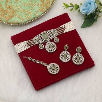 Pista green color choker kundan necklace set 1