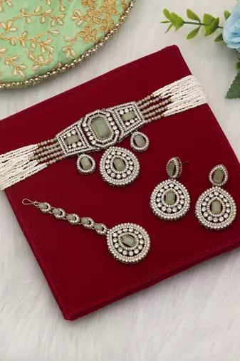 Pista green color choker kundan necklace set