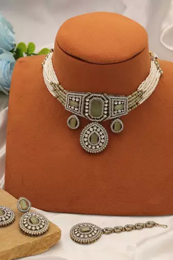 Pista green color choker kundan necklace set