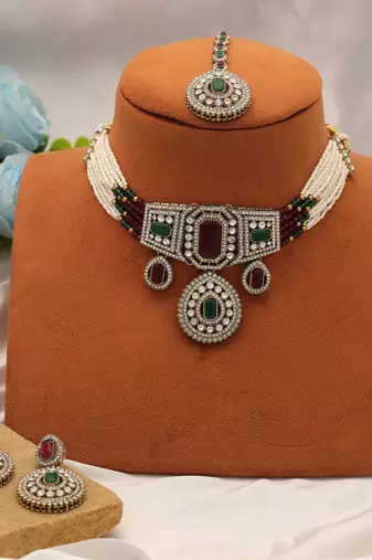 Maroon & green color choker kundan necklace set