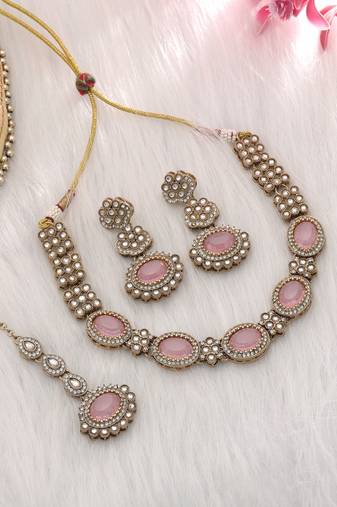 Light pink color kundan necklace set