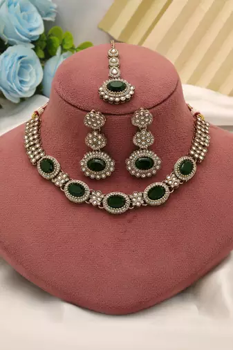 Green color kundan necklace set