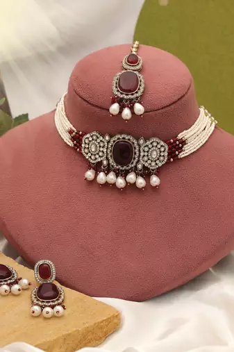Maroon color choker kundan necklace set