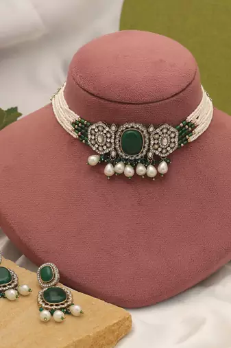 Green color choker kundan necklace set