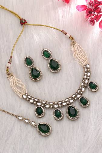 Green color kundan necklace set