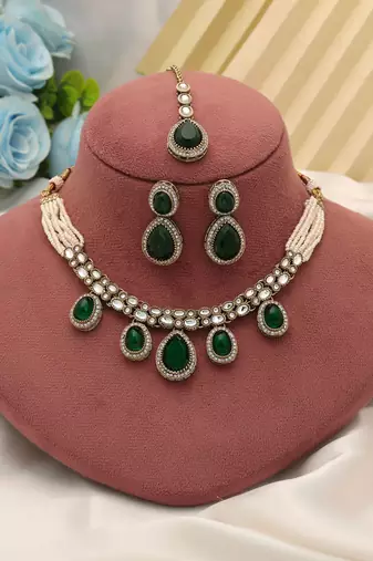 Green color kundan necklace set