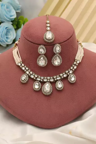 White color kundan necklace set