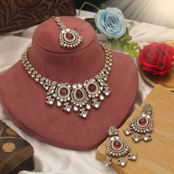 Magenta color kundan necklace set 2