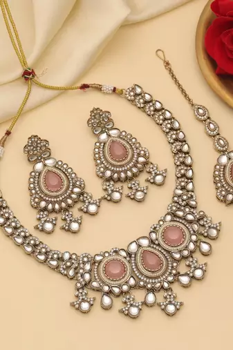Light pink color kundan necklace set