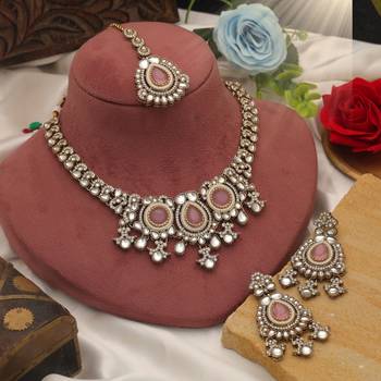 Light pink color kundan necklace set 2