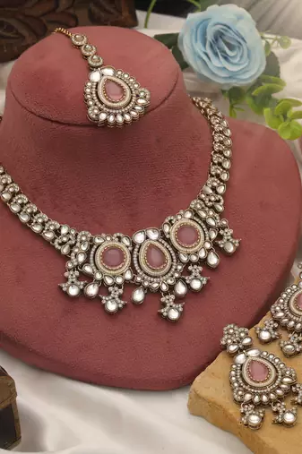 Light pink color kundan necklace set