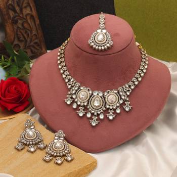 White color kundan necklace set 2