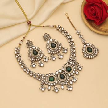 Green color kundan necklace set 1