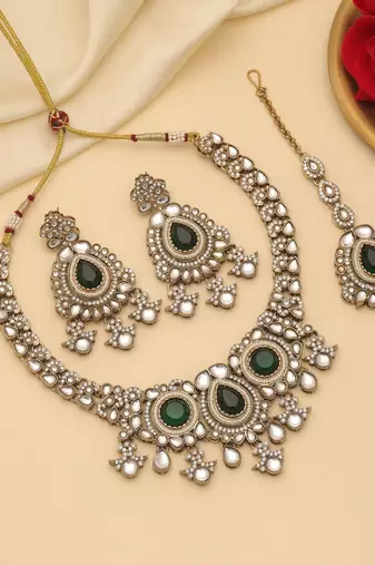 Green color kundan necklace set