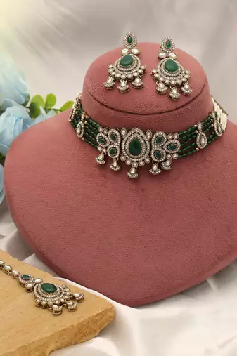 Green color choker kundan necklace set
