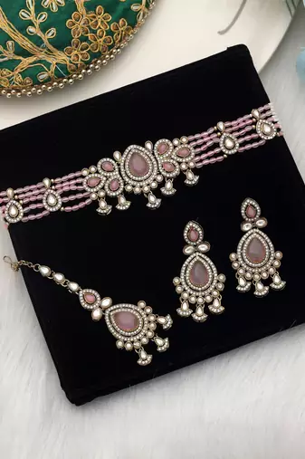 Light pink color choker kundan necklace set