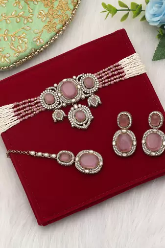 Light pink color choker kundan necklace set