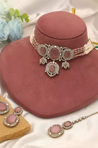 Light pink color choker kundan necklace set