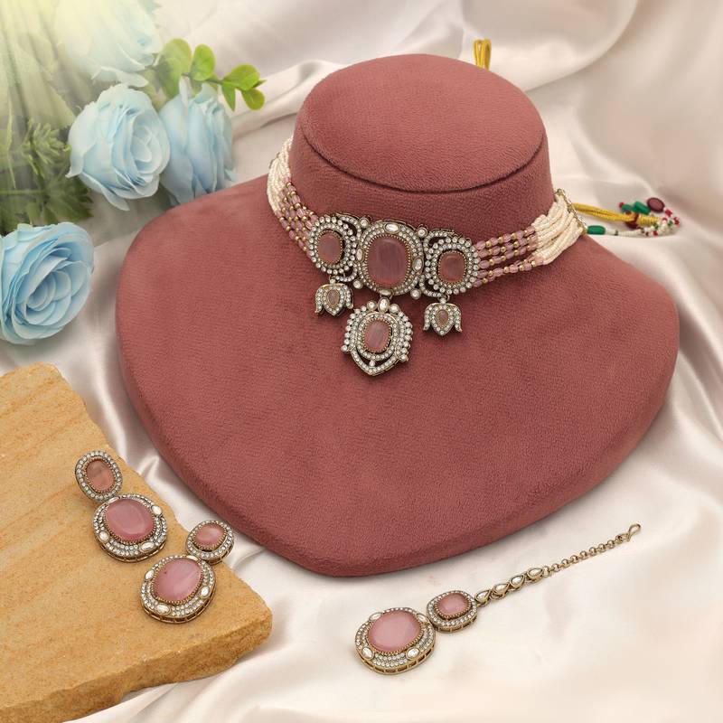 Light pink color choker kundan necklace set