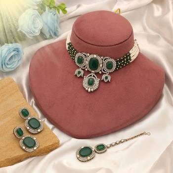 Green color choker kundan necklace set 2