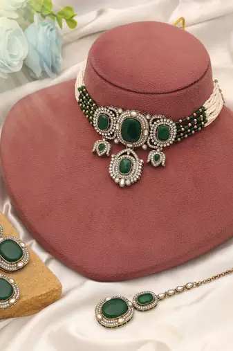 Green color choker kundan necklace set